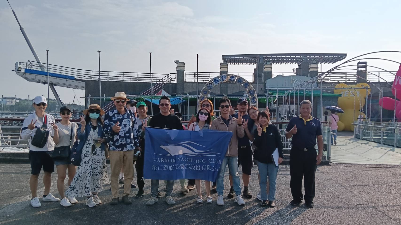 10/4中秋攜家帶眷搭遊艇出海過中秋